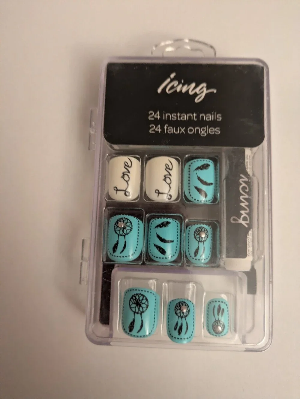 FREE GIFT WITH PURCHASE NWT Bundle Of 4 False Nail Sets Kiss, Icing By Claire's